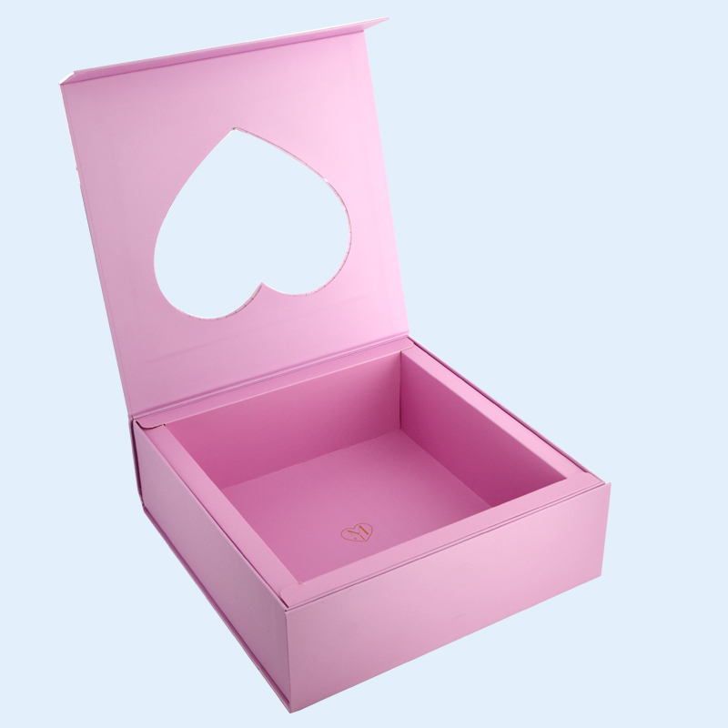 Clothing Packaging Gift Box with Heart-shaped Window